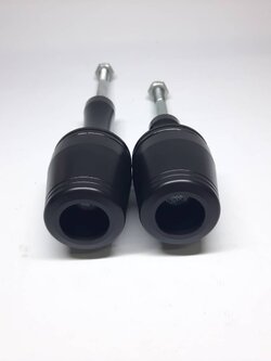 กันล้มข้าง675 2013-15 Frame Sliders No Cut แบร์นMothracing กันล้มผลิตจากอลูมิเนียมนำเข้า เกรด6061T651 และPOM ติดตั้งง่าย(65) สีดำ