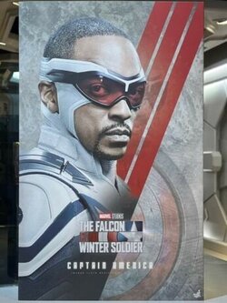 HOT TOYS TMS 40 THE FALCON AND THE WINTER SOLDIER – CAPTAIN AMERICA