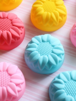 พิมพ์ขนม เบญจมาศ ขนาด 3 cm B319 / บรรจุ 12 ชิ้น