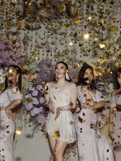 กระดาษโปรยงานแต่งงาน สีทอง ขนาด2*2CM