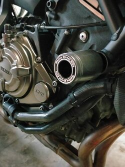 กันล้มข้าง MT07 XSR700 Marina กันล้มผลิตจากอลูมิเนียมนำเข้า เกรด6061T651 และPOM ติดตั้งง่าย(65) สีดำ