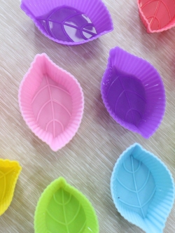 พิมพ์ขนม ใบไม้ ขนาด 5 cm B318 / บรรจุ 12 ชิ้น