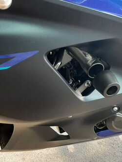 กันล้มข้าง R7,MT07,XSR700 Mothracing แบบสั้น กันล้มผลิตจากอลูมิเนียมนำเข้าไม่เจาะแฟริ่ง(65) สีดำ