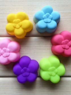 พิมพ์ขนม ดอกบ๊วย ขนาด 3 ซม. B231 / บรรจุ 12 ชิ้น