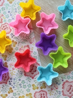 พิมพ์ขนม ดาว ขนาด 3 ซม. B082 / บรรจุ 12 ชิ้น