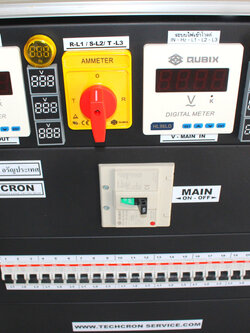 ดิจิตอลโวลท์มิเตอร์ รุ่นใหม่