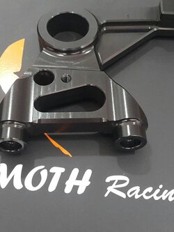 ขาจับปั๊มหลัง R1 2015-2020 R1M Brembo โดเรม่อล แบร์น Mothracing สีดำ