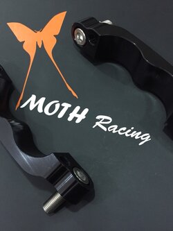 ขาจับปั๊มหน้า R1 09-14 Brembo M4 100mm M50 แบร์น Mothracing สีดำ