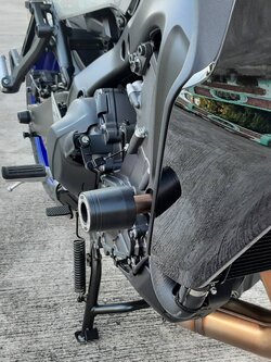 กันล้มข้าง Tracer9 GT Marina กันล้มผลิตจากอลูมิเนียมนำเข้า เกรด6061T651 และPOM ติดตั้งง่าย(65) สีดำ