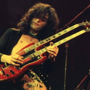 จิมมี่ เพจ สุดยอดมือกีต้าร์ในตำนาน เเห่งวง Led Zepplin