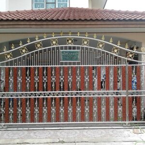 ราวบันไดสแตนเลส โทร 090-8944938 ซ่อมประตูสแตนเลส ราวกันตก ราวบันได ราวระเบียง ประตูสแตนเลส
