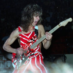 Frankensteinstrat กีตาร์ขวานแดง ของ เอ็ดดี้ แวน เฮเลน