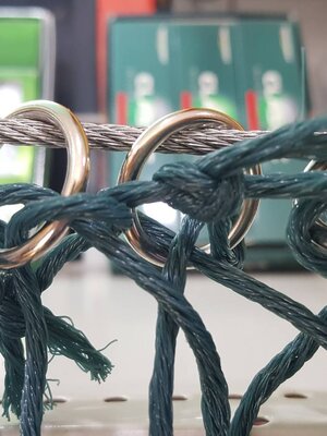 ตาข่ายห่วงม่านกั้นสนาม