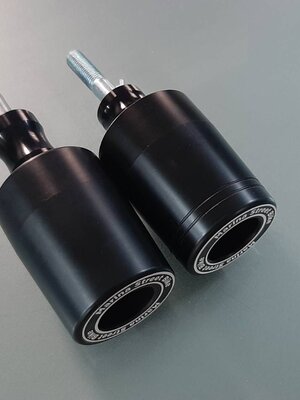 กันล้มข้าง Frame Sliders Yamaha FJ09 XSR900 แบร์นMarina Street (65) สีดำ