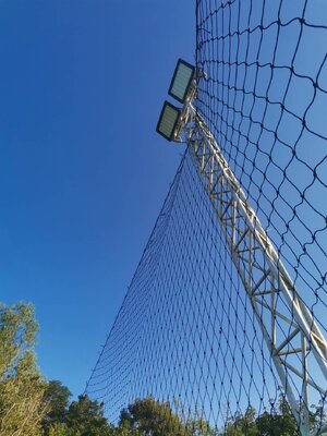 งานโครงสร้างสนามฟุตบอล และสนามฟุตซอล งานติดตาข่ายสนามกีฬา และไฟแสงสว่าง