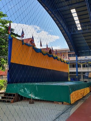 ติดตั้งตาข่ายสนามบอลในโรงเรียน