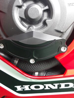 กันแคร้งเครื่อง engine sliders L/R CBR1000 2017-19 CBR1000SP ช่วยป้องกันและลดความเสียหาย จากรถล้มหรือเกิดอุบัติเหตุ ลดความเสียหายจากหนักเป็นเบา(65) สีดำ