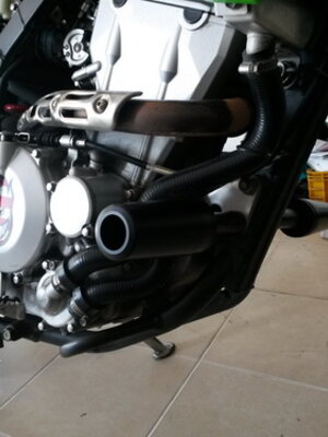 กันล้มข้าง D-Tracker 250 KLX250 แบร์นMothracing สีดำ