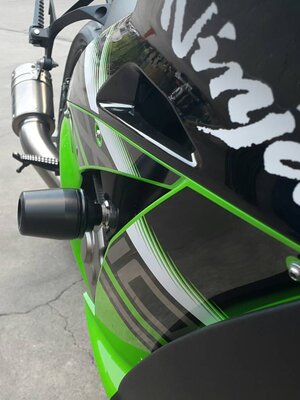 กันล้มข้าง ZX10 2011-19 แบร์นMothracing กันล้มผลิตจากอลูมิเนียมนำเข้า เกรด6061T651 และPOM ติดตั้งง่าย(65) สีดำ