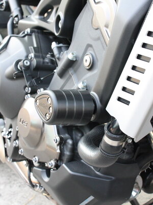 กันล้มข้าง Frame Sliders FJ09 XSR900 ทรงหยดน้ำ(65) สีดำ