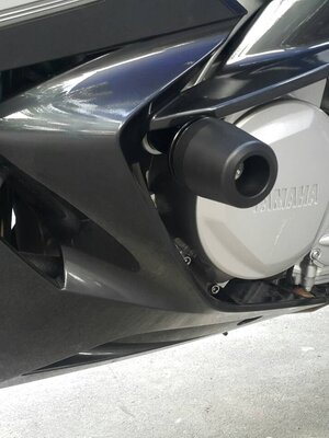 กันล้มข้าง FJR1300 Mothracing กันล้มผลิตจากอลูมิเนียมนำเข้า เกรด6061T651 และPOM ติดตั้งง่าย(65) สีดำ