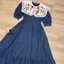 Maxi Dress ยีนส์ตารางแขนตุ๊กตาคอบัวแต่งระบายลูกไม้และปักดอกฉ่ำมากๆ
