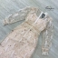 Dress 2 ชิ้น คอวีแขนยาว เนื้อผ้าตาข่ายทอเลื่อมในตัว พร้อมแต่งขนนกรอบตัว เดรสตัวใน สายเดี่ยว ปรับสายได้ มีฟองน้ำในตัว เนื้อผ้าหนานุ่มลื่นมีซับด้านในและซิปหลัง