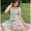 Mini Dress มินิเดรสผ้าปริ้นลายดอกไม้สีพาสเทล ช่วงอกจับระบายตีเกร็ดช่วงอก แขนสั้นจับริ้บบิ้นทรงแขนยก ช่วงเอวเข้ารูป ลุควินเทจสาวหวาน น่ารัก ชายระบายนิดๆอย่างน่ารักเลยนะคะ ใส่เที่ยววันหยุดก็ดูสดใสค่ะ