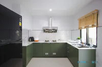 ชุดครัวบิ้วอิน Classic Kitchen ชุดครัวพลาสวูดสไตล์ คลาสสิก 5.35 x 1.55 mm.