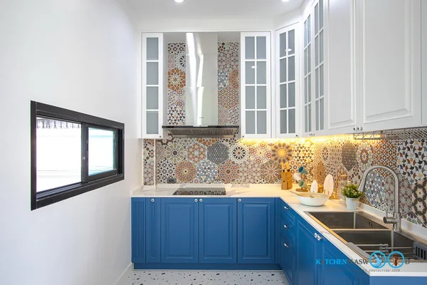 ชุดครัวบิ้วอิน น้ำเงิน-ขาว ทรงสูง สไตล์ Classic Kitchen 4.08 x 3.40 mm. ชุดครัวบิ้วอิน น้ำเงิน-ขาว ทรงสูง สไตล์ Classic Kitchen 4.08 x 3.40 mm.