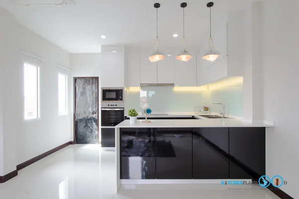 ชุดครัวบิ้วอิน Modern Kitchen Hi gross Black and White Tone 4.07 x 4.17 mm. image 2 ชุดครัวบิ้วอิน Modern Kitchen Hi gross Black and White Tone 4.07 x 4.17 mm. image 2