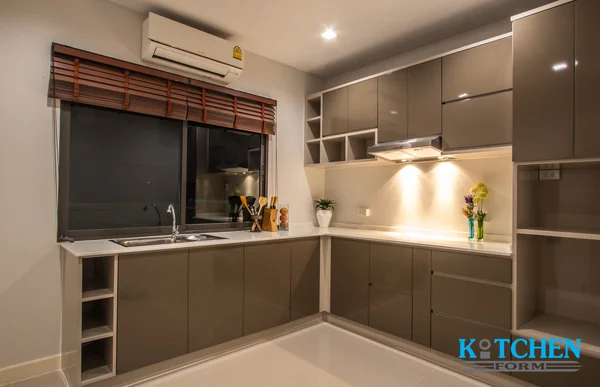 ชุดครัวบิ้วอินพรีเมี่ยม 4.8 x 2.8 m. ชุดครัวบิ้วอินพรีเมี่ยม 4.8 x 2.8 m.