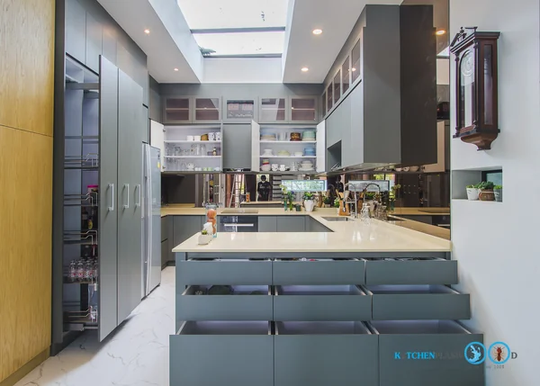  ชุดครัวบิ้วอินสุดเรียบหรู C Shape Luxury 9.30 x 7.76 mm.    image 2