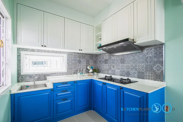 ชุดครัวบิ้วอิน Classic Kitchen สีทูโทน (Two Tone) น้ำเงิน – ขาว 3.55 x 3.55 mm. image 2 ชุดครัวบิ้วอิน Classic Kitchen สีทูโทน (Two Tone) น้ำเงิน – ขาว 3.55 x 3.55 mm. image 2