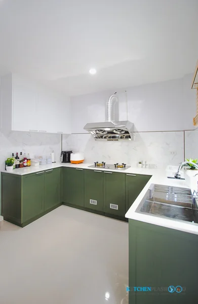  ชุดครัวบิ้วอิน Classic Kitchen ชุดครัวพลาสวูดสไตล์ คลาสสิก 5.35 x 1.55 mm.    image 3